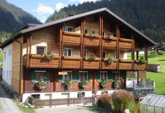 Gostanova Appartements has Balcony rooms