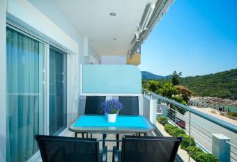 Tarsa s House by the Sea has Balcony rooms