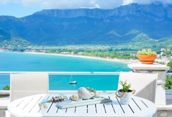 Jennifer Studios has Balcony rooms