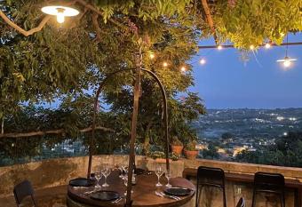 Il noceto dell Etna has Balcony rooms