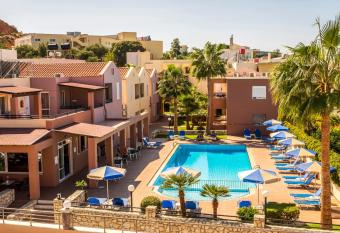 Theos Holidays Apartments has Balcony rooms
