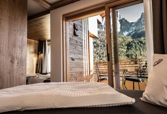 Mysciliar Apartment Tree I has Balcony rooms