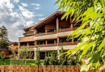 Mysciliar Apartment Tree ii has Balcony rooms