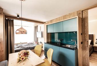 Mysciliar Apartment Tree iii has Balcony rooms