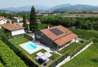 Dimora Aurora has Balcony rooms