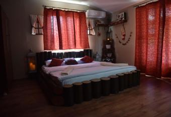 HANI I VJETER Boutique Hotel allows 18 year olds to book a room