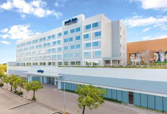 Park Inn By Radisson Bacolod allows 18 year olds to book a room