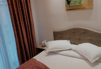 Casa Constantin allows 18 year olds to book a room