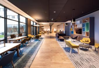 Holiday Inn Paris CDG Airport an IHG Hotel allows 18 year olds to book a room