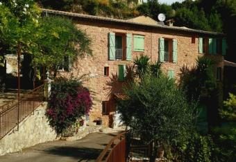 Appartement dans ancien moulin    huile r  nov   allows 18 year olds to book a room