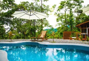 Oasis Uvita allows 18 year olds to book a room