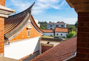 Kinmenhouse of Old Tiles No 4 has Balcony rooms