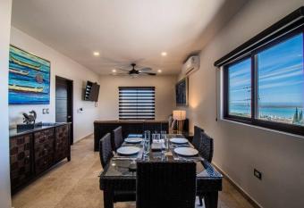 Departamentos La Roqueta allows 18 year olds to book a room