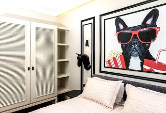 HEART DE MAISON allows 18 year olds to book a room