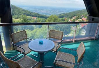 Overpoint Panorama has Balcony rooms