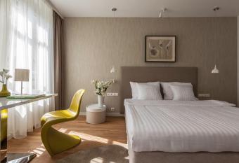 Casati Hotel - Adults Only allows 18 year olds to book a room