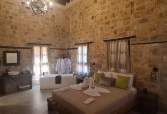 Ancient Knights Luxury Suites allows 18 year olds to book a room