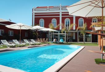 Salmanha Residence has Balcony rooms