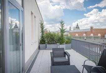 Leonardo Boutique Hotel Budapest M-Square allows 18 year olds to book a room