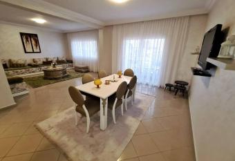 Appartement Haut Standing en plein centre ville has Balcony rooms