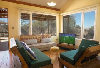 Moderna Casa Nueva - Bah  a Inglesa has Balcony rooms