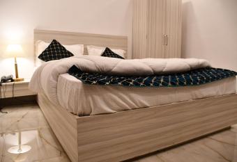 Hotel Vista Palace allows 18 year olds to book a room