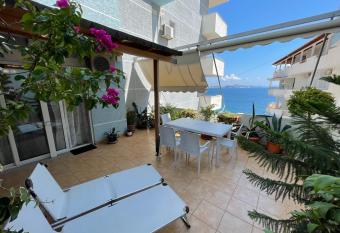 Relax Apts Saranda 1 allows 18 year olds to book a room