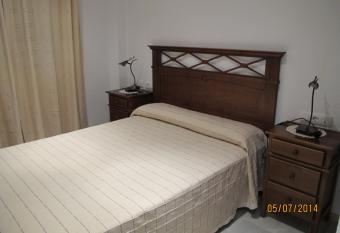 URBANIZACION EL ATARDECER allows 18 year olds to book a room