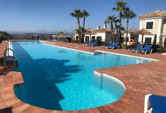 Cozy 4 Room Ap with Whirlpool,3min drive to the beach has Balcony rooms