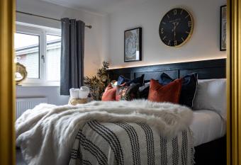 The Angharad Hotel and Restaurant allows 18 year olds to book a room