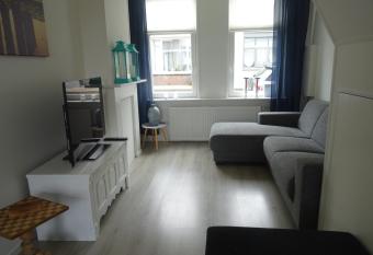 Breskens, Boulevard 77 has Balcony rooms