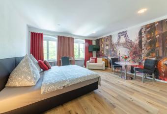 Moor Apartment 8 allows 18 year olds to book a room