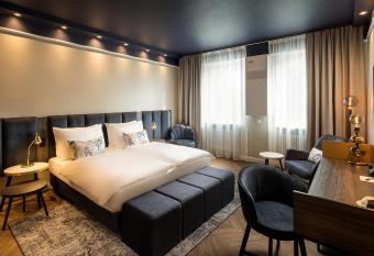 Maison Viktoria Augsburg allows 18 year olds to book a room