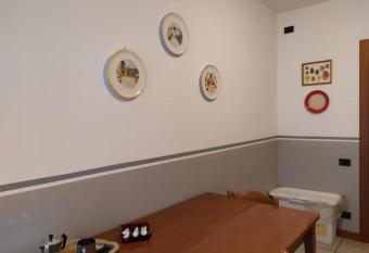 MATISSE 2 allows 18 year olds to book a room