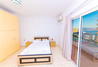 Garden Villa Sarande Apt-5 allows 18 year olds to book a room