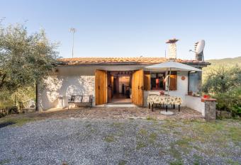 Villa gli Olivi Country House has Balcony rooms