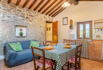 Il Colletto Romantic Stonehouse has Balcony rooms