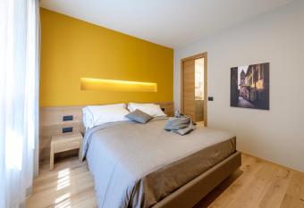 SANMARTINO SUITE allows 18 year olds to book a room