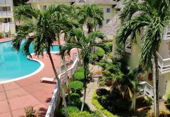 Comfort Zone at The Ridge E17 has Balcony rooms