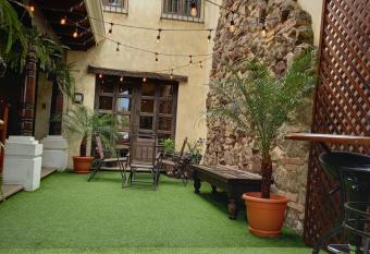 Casa Catalina allows 18 year olds to book a room