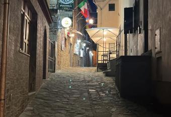 Da Castruccio degli Antelminelli has Balcony rooms