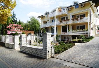 Apartman Bella Hotel has Balcony rooms