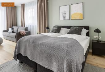 limehome Osnabr  ck Johannisstra  e has Balcony rooms