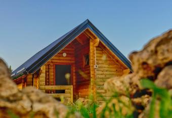 Etno selo Vidikovac has Balcony rooms