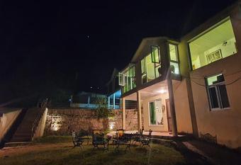 The Generals Inn has Balcony rooms