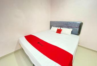 RedDoorz At Homestay Madu Makassar allows 18 year olds to book a room