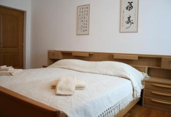 le stanze di Saraswati allows 18 year olds to book a room