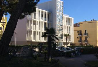 Milan Residence has Balcony rooms