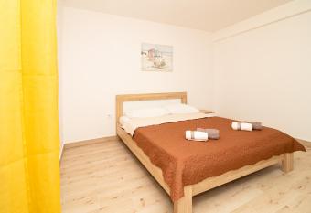 Apartment Bojana 2 has Balcony rooms