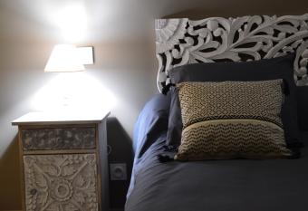 Chambre Nutrisco de la Maison de Triboulet - Table d h  tes allows 18 year olds to book a room